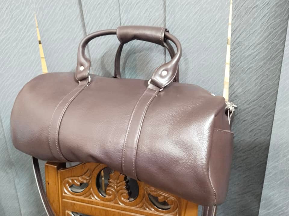 Pure Leather travel bags for men
